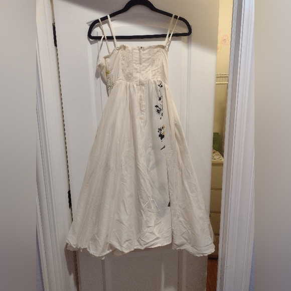 Anthropologie off white dress w/ flower pattern, damaged strap size 12 - Picture 4 of 8